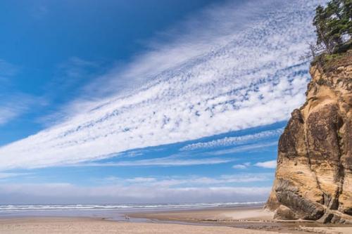 Beach;Blue;Boulder;Brown;Cloud;Cloud Formation;Clouds;Coast;Coastline;Green;Ocean;Oregon;Rock;Rock Formations;Rocks;Sand;Sea;Seascape;Shore;Shoreline;Sky;Tansand;Trees;Waves